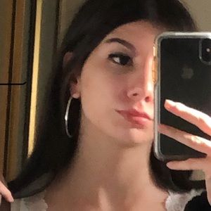 Meet your Posher, Elissa